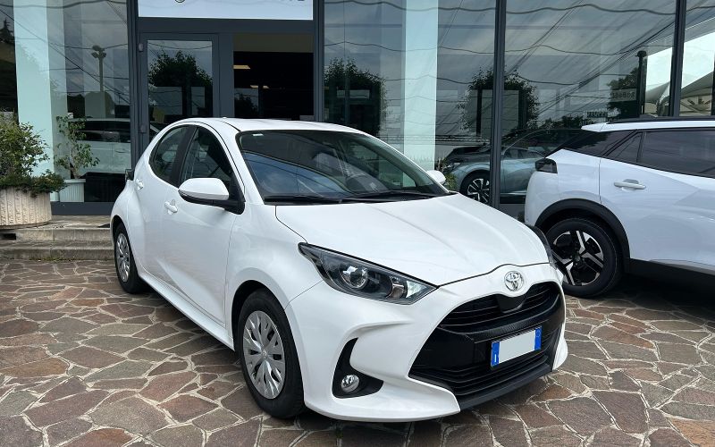TOYOTA Yaris 1.0 5 porte Active - Cog Car Motor